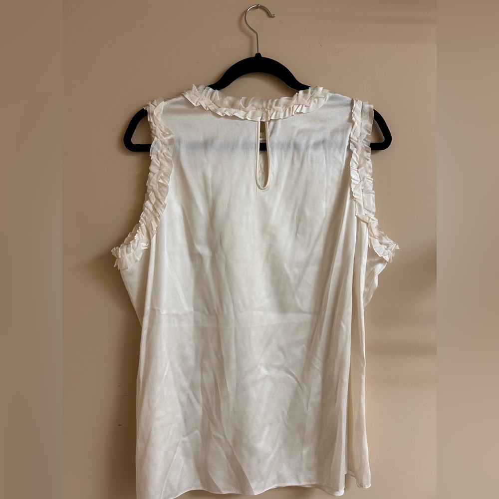 Elie Tahari Silk Blouse - Picture 4 of 6